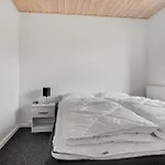 3 Bedroom Awesome In Prázdninový dům *