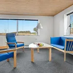Prázdninový dům 3 Bedroom Awesome In *
