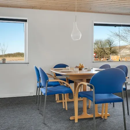 Dom wakacyjny 3 Bedroom Awesome In *